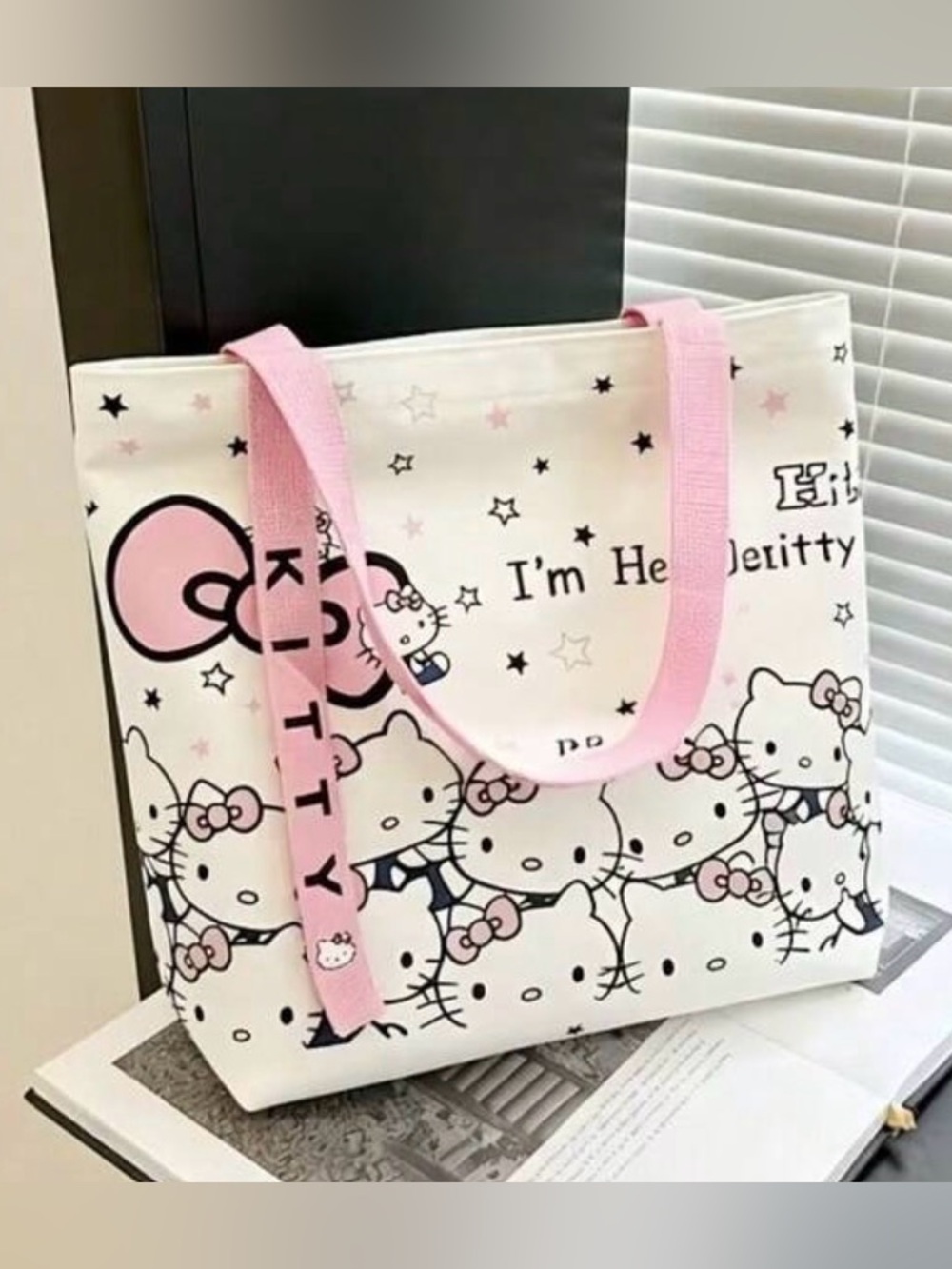 NWT SANRIO Hello Kitty Women's Tote Bag